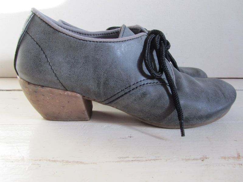 Preloved Vegan Spanish handmade grey faux nubuck ethical heels shoes boots EUR 38 UK 5.5