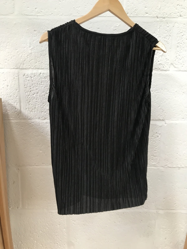 Preloved Black Sleeveless Top