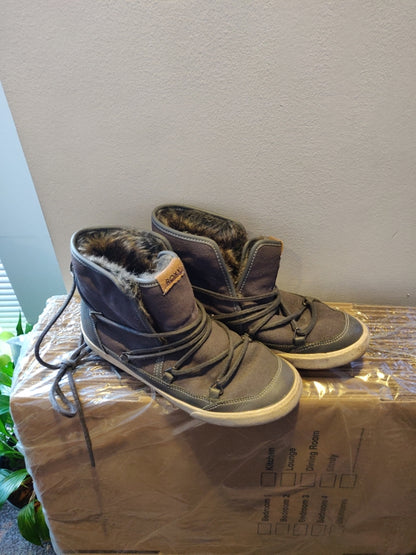 Preloved Roxy snow boots