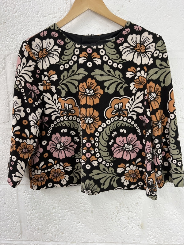 Preloved Floral 3/4 Sleeve Top in size 12