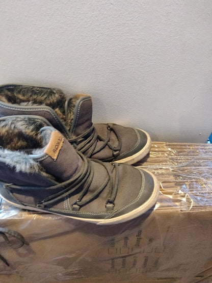 Preloved Roxy snow boots