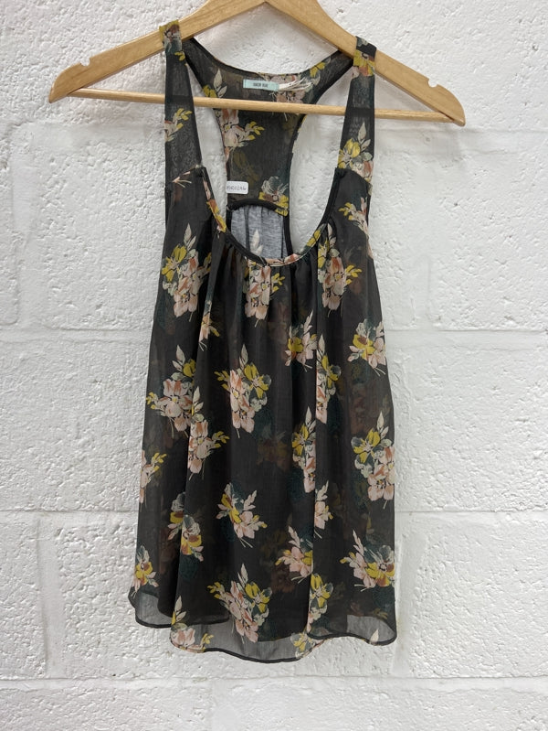 Preloved Kimchi Blue sleeveless top